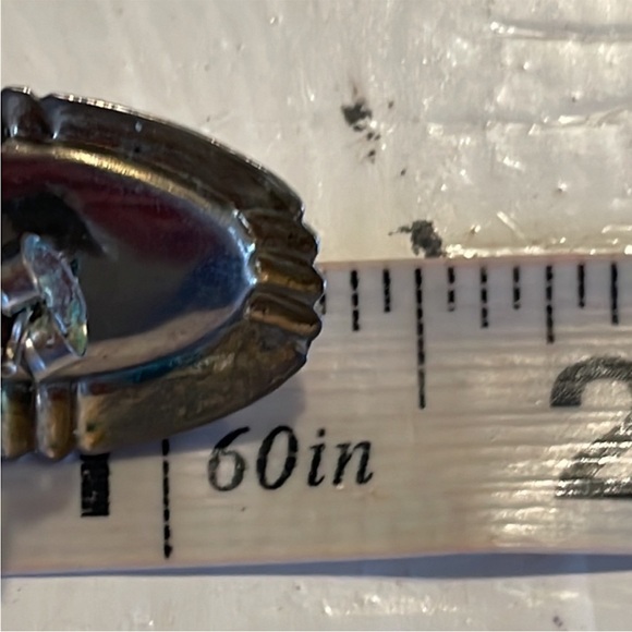 1.5” mixed metal gold tone stud earrings with large oval simulated pearl setting - Picture 12 of 13